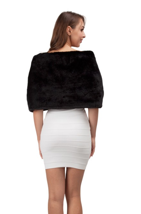 Faux fur stole - in store in black